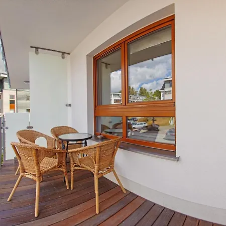 Aquarius, Sun & Snow