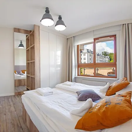 Aquarius, Sun & Snow *