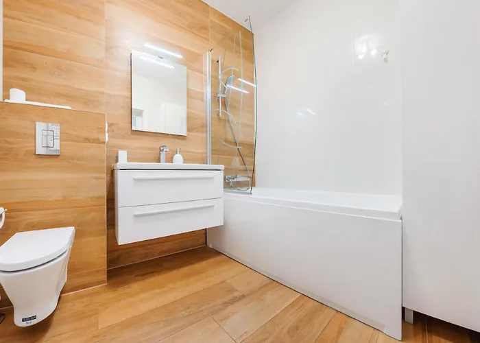 Aquarius, Sun & Snow