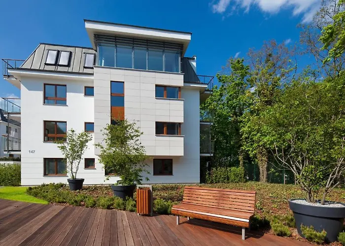 Aquarius, Sun & Snow